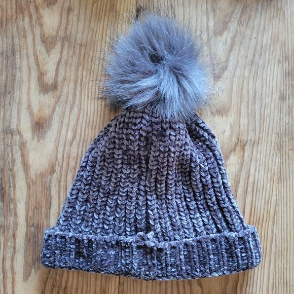 Gray Chenille Knit Beanie with Faux Fur Pom Pom - Picture 2 of 7